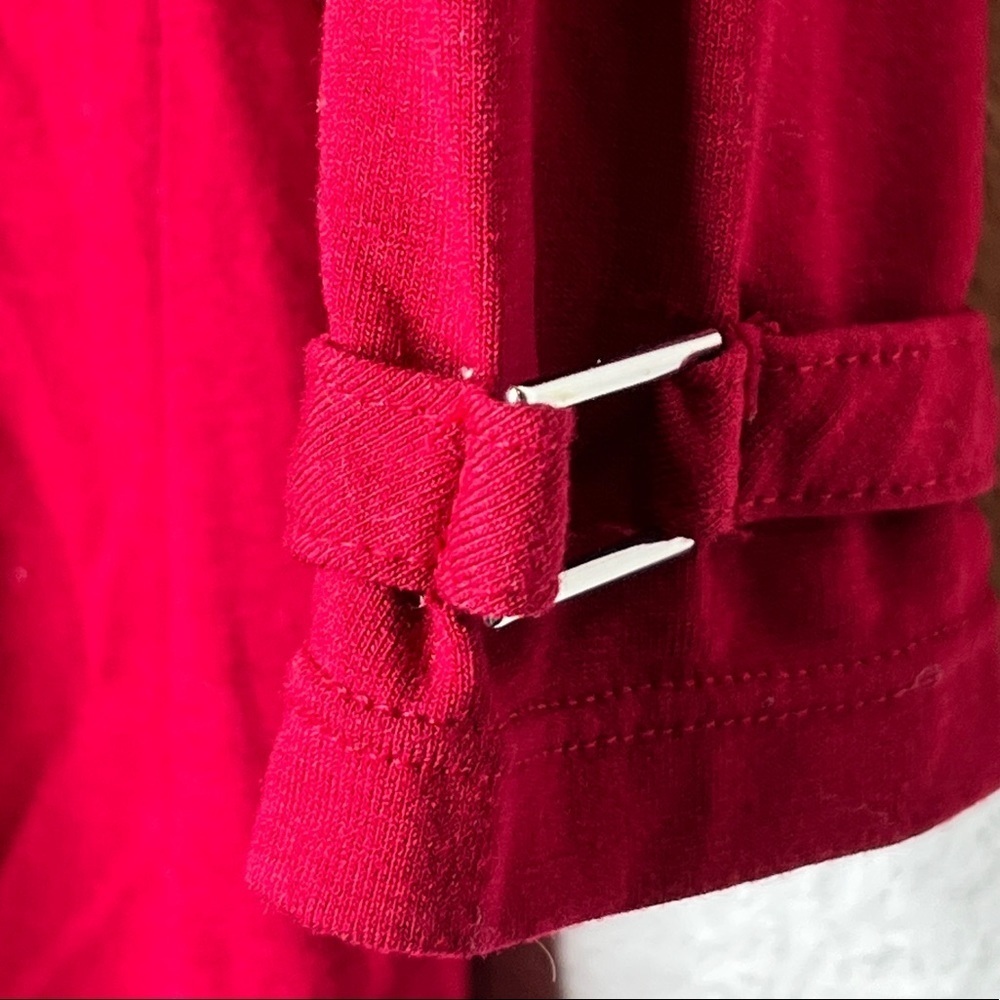 WHBM‎ Red Top - Picture 3 of 7